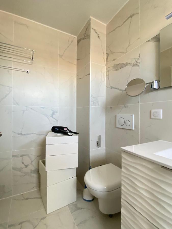 T3 Climatise Villa Juana Avec Parking Et Proche Plage 昂蒂布 外观 照片