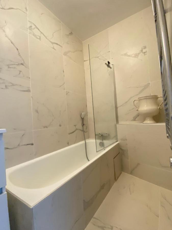 T3 Climatise Villa Juana Avec Parking Et Proche Plage 昂蒂布 外观 照片
